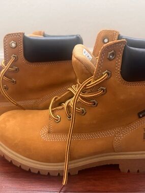 Tan Work-Style Lace-Up Boots